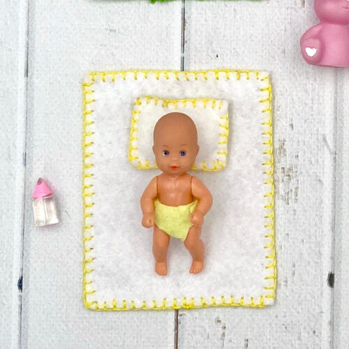 Kocyk i poduszka dla lalki mini bobas - żółty