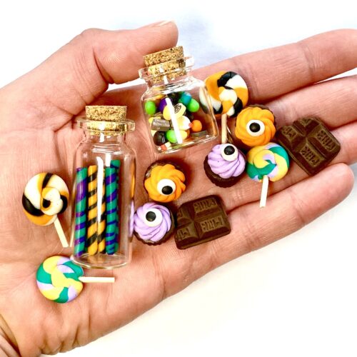 Miniaturowe słodycze na Halloween