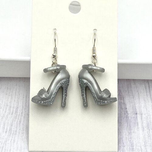 Barbie doll shoes earrings 11